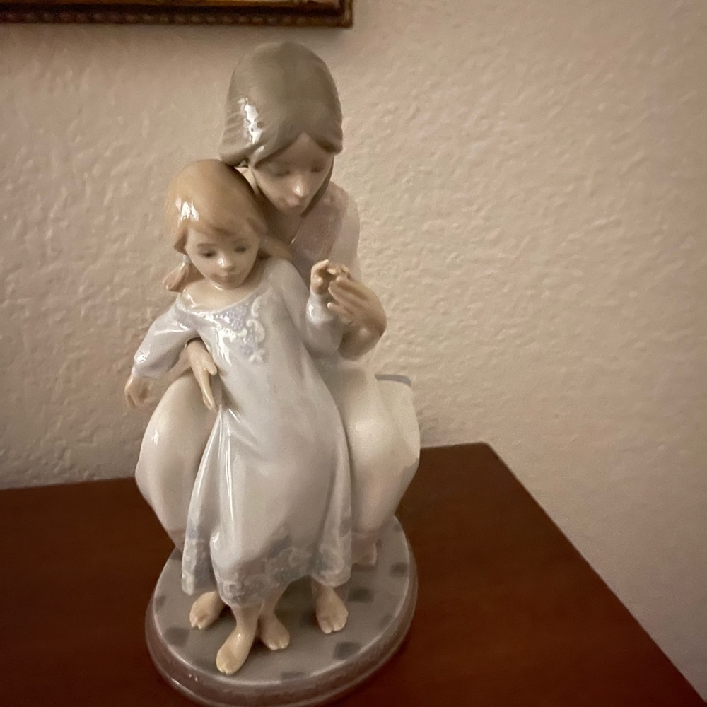 Llardo piece Mother and Child great Mother's Day present